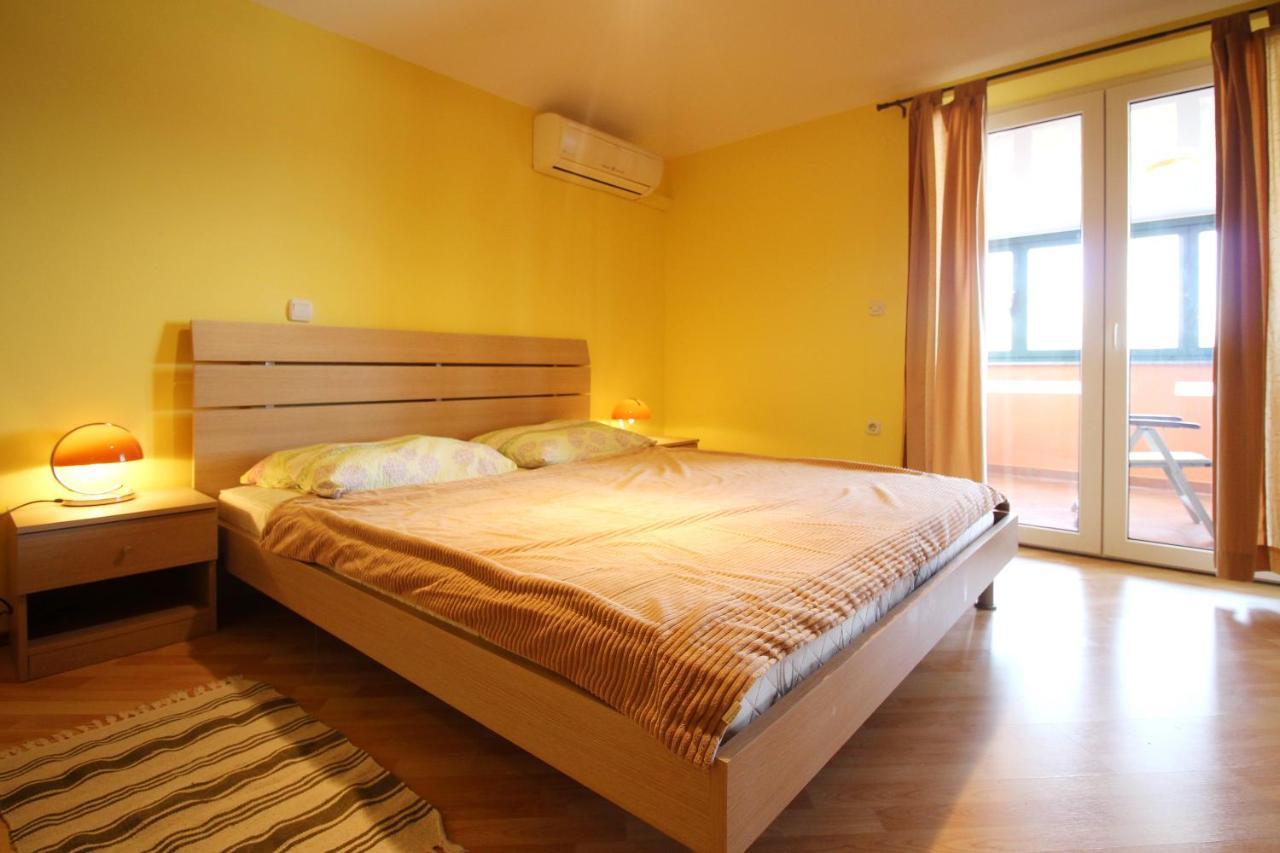 Apartments Pintar Zarok Baska  Exterior photo