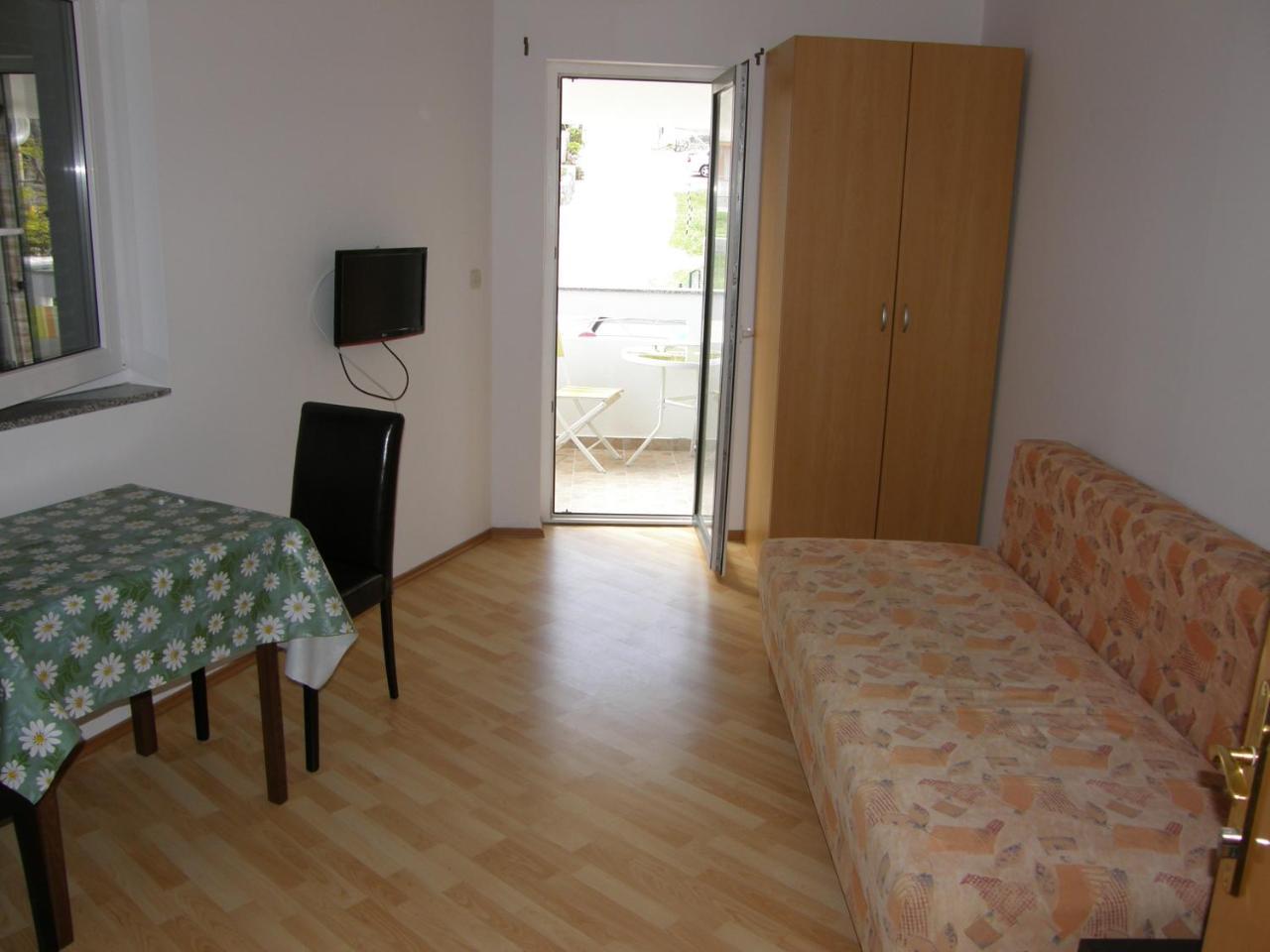 Apartments Pintar Zarok Baska  Exterior photo