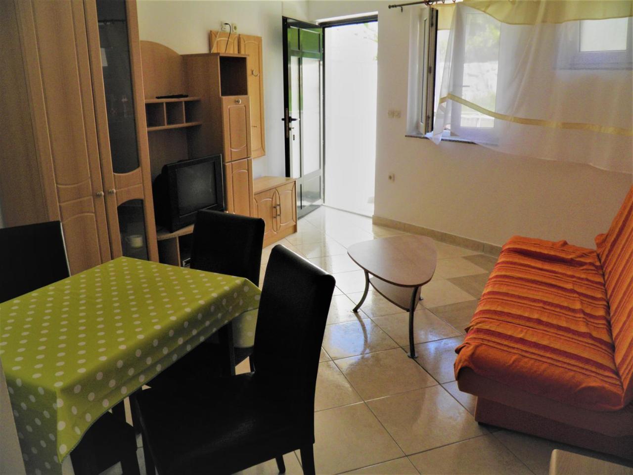 Apartments Pintar Zarok Baska  Exterior photo